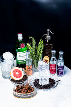 Load image into Gallery viewer, Gin &amp; Tonic Cocktail Kit
